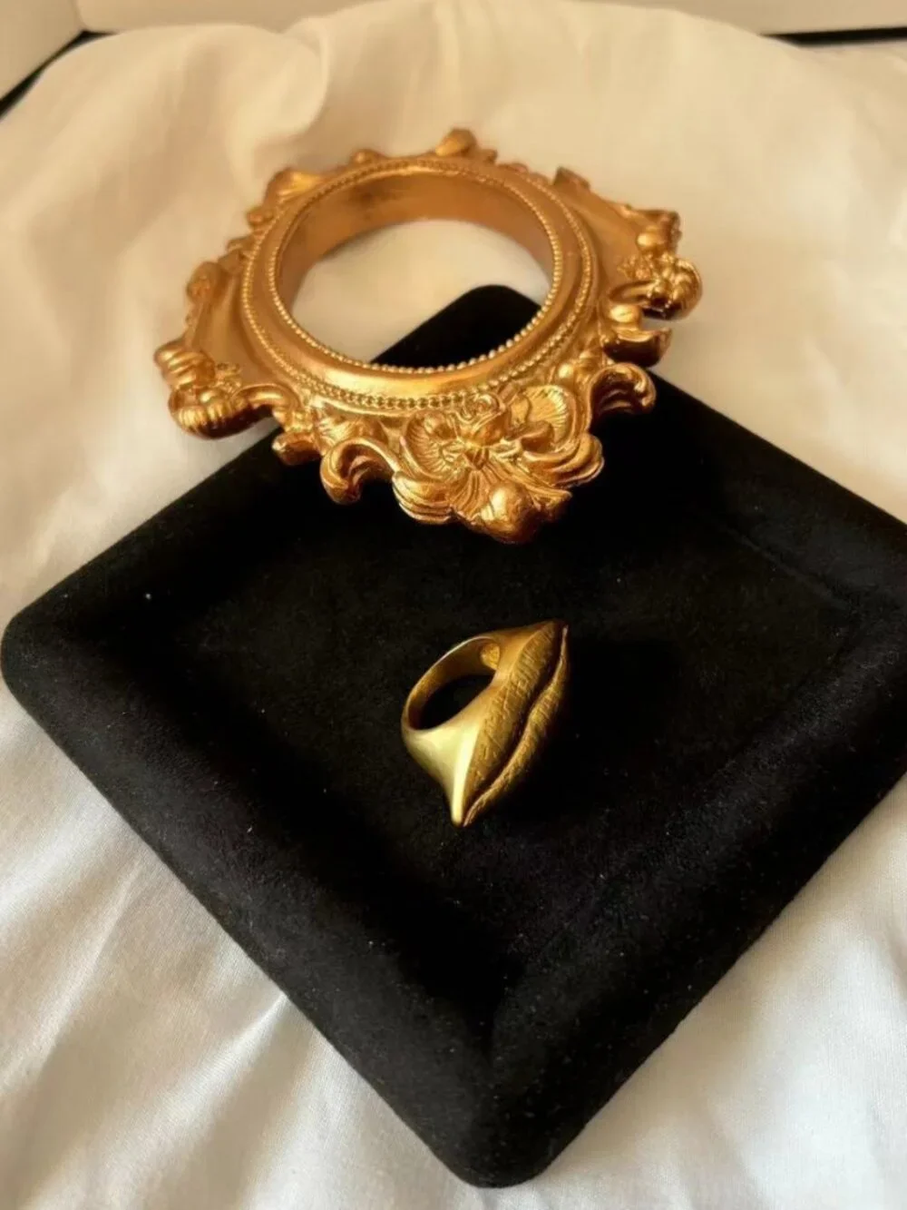 Schiaparelli Pouty Lips Ring Size 7